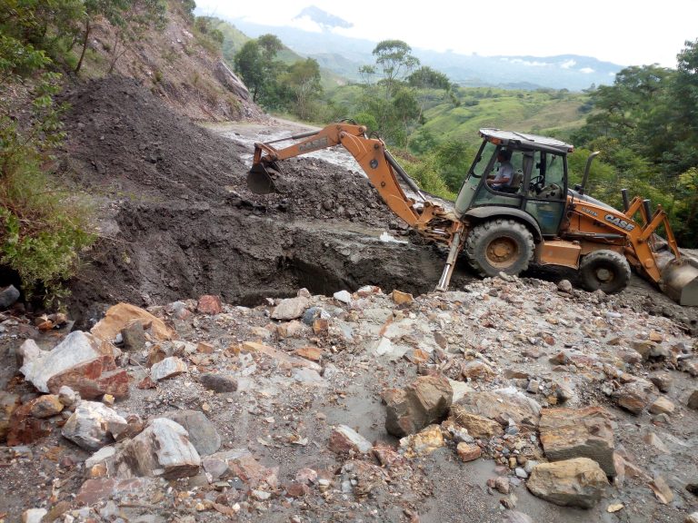 Se Ejecuta Obras de Mantenimiento Vial