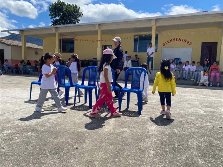 Una mañana llena de sonrisas y alegría infantil